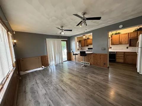 1321 S High Ave, Freeport, IL 61032 photo 11