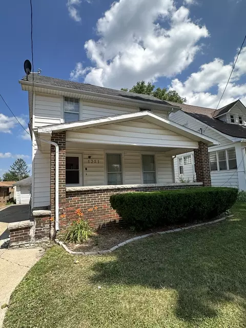 1321 S High Ave, Freeport, IL 61032 photo 2