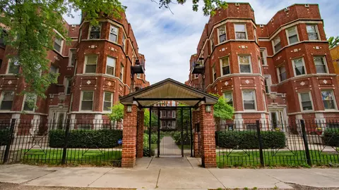 1338 W Greenleaf Ave #1E, Chicago, IL 60626