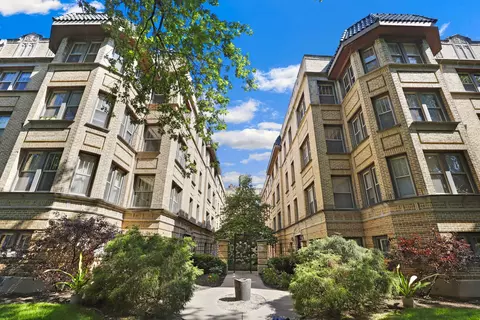 1358 W Greenleaf Ave #3S, Chicago, IL 60626