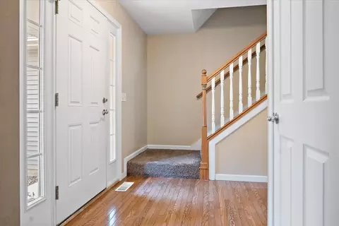 7 Brome Ct, Bloomington, IL 61705 photo 4