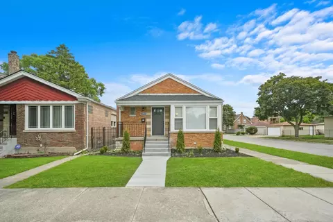 10557 S Eberhart Ave, Chicago, IL 60628
