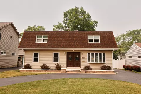 1110 S Chase St, Wheaton, IL 60187