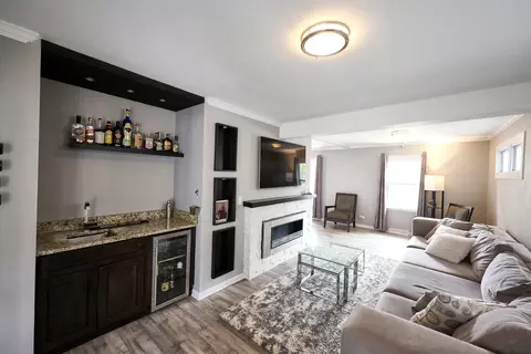 1110 S Chase St, Wheaton, IL 60187 photo 4