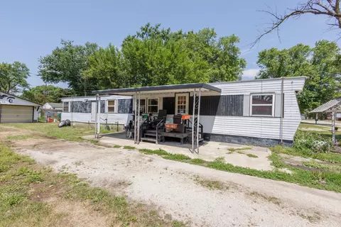 1557 S 3rd Ave, Kankakee, IL 60901 photo 2