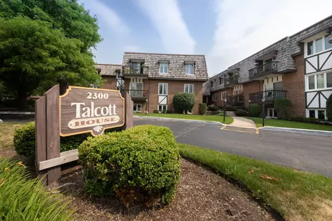 2300 W Talcott Rd #1G, Park Ridge, IL 60068