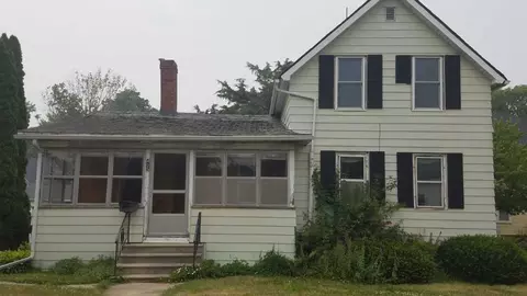 423 N 7th St, Dekalb, IL 60115