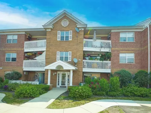 6550 W Belmont Ave #107, Chicago, IL 60634