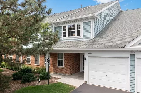 1304 Nutmeg Ct #C, Mount Prospect, IL 60056