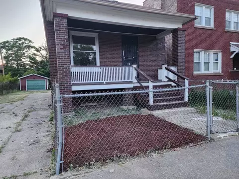 10612 S La Salle St, Chicago, IL 60628
