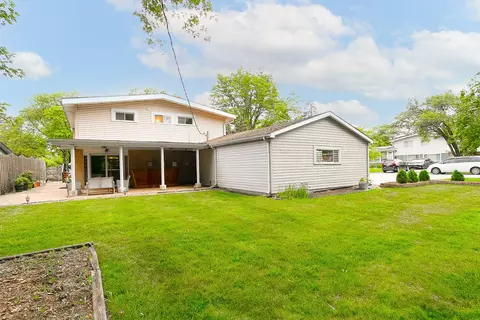 509 Michael Mnr, Glenview, IL 60025 photo 2