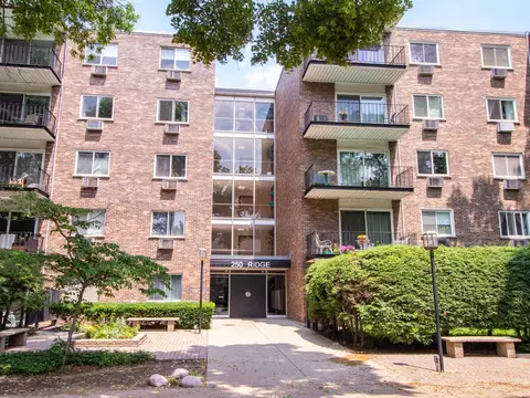 250 Ridge Ave #5D, Evanston, IL 60202