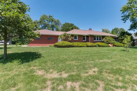 102 E 7th St, Gridley, IL 61744 photo 3