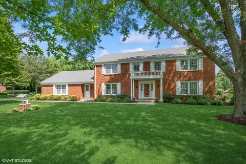 903 Chimney Rock St, Inverness, IL 60067
