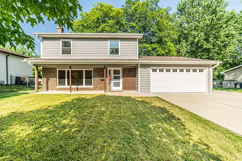 100 Meadowbrook Ln, Lake Zurich, IL 60047