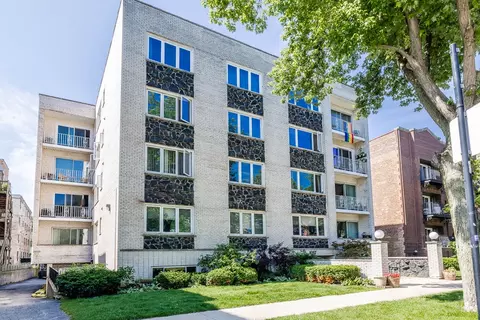1057 W Pratt Blvd #2B, Chicago, IL 60626
