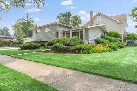 417 W Olive St, Arlington Heights, IL 60004