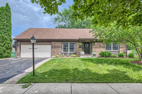 3885 N Firestone Dr, Hoffman Estates, IL 60192