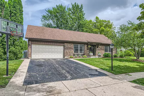3885 N Firestone Dr, Hoffman Estates, IL 60192 photo 2