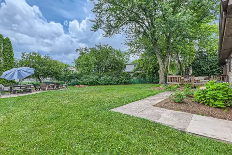 3885 N Firestone Dr, Hoffman Estates, IL 60192 photo 26