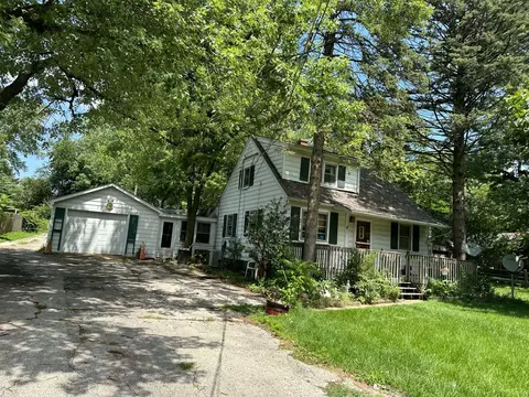 915 New Lenox Rd, Joliet, IL 60433