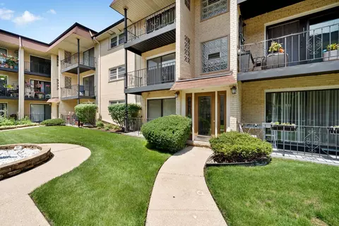 5030 N Austin Ave #2B, Chicago, IL 60630