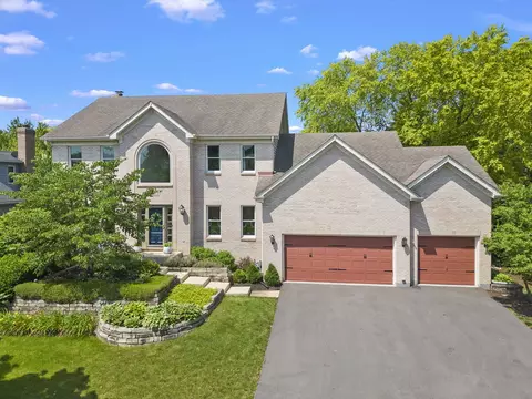 6313 Bobby Jones Ln, Woodridge, IL 60517