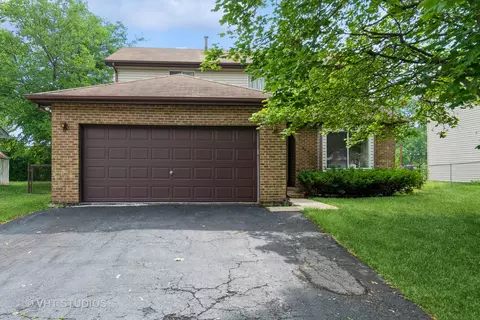 940 Camden Ln, Aurora, IL 60504