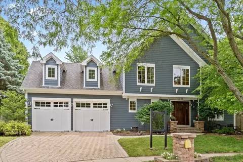 1722 Drake Ct, Naperville, IL 60565