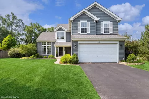 525 W Sweet Clover Rd, Round Lake, IL 60073