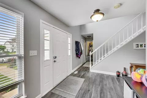 549 Foxford Rd, Bartlett, IL 60103 photo 9
