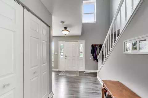 549 Foxford Rd, Bartlett, IL 60103 photo 8