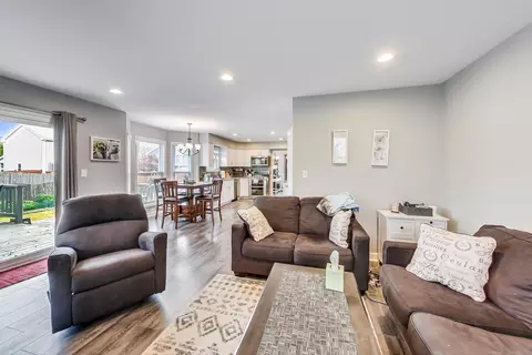 549 Foxford Rd, Bartlett, IL 60103 photo 7