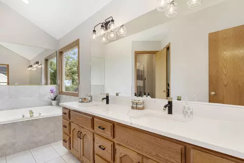308 Shawnee Dr, Minooka, IL 60447 photo 9