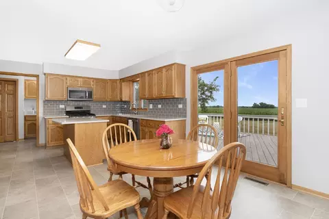308 Shawnee Dr, Minooka, IL 60447 photo 6