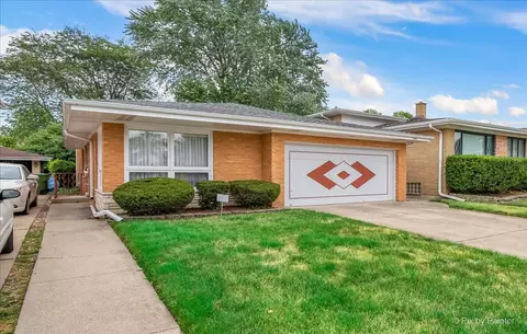 9041 S Sacramento Ave, Evergreen Park, IL 60805