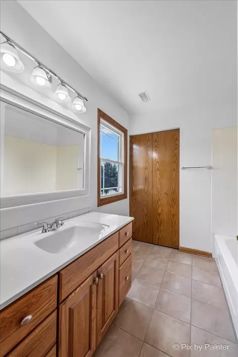 726 Cimarron Dr, Cary, IL 60013 photo 25
