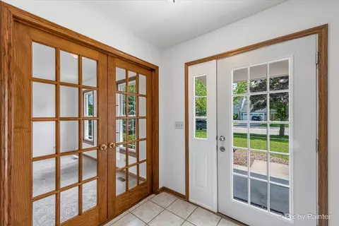726 Cimarron Dr, Cary, IL 60013 photo 4