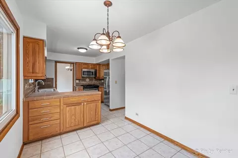 726 Cimarron Dr, Cary, IL 60013 photo 11
