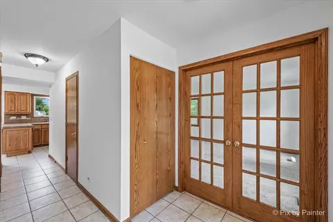 726 Cimarron Dr, Cary, IL 60013 photo 3
