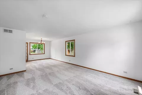 726 Cimarron Dr, Cary, IL 60013 photo 18