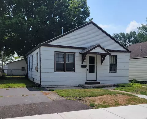 272 S Douglas Ave, Bradley, IL 60915