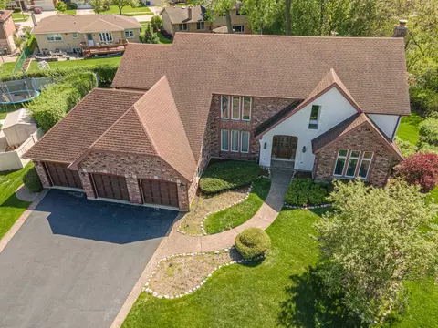 410 Craig Ct, Mount Prospect, IL 60056