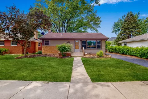 326 Emmerson Ave, Itasca, IL 60143