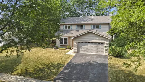 2660 Dorothy Dr, Aurora, IL 60504