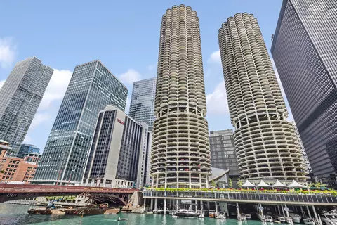 300 N State St #4905, Chicago, IL 60654