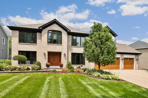 6720 Greene Rd, Woodridge, IL 60517