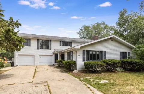 1943 Church Rd, Aurora, IL 60505