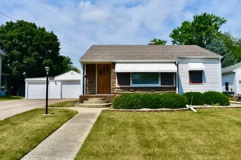 1403 5th Ave, Sterling, IL 61081