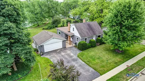 325 Highland Rd, Grayslake, IL 60030